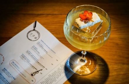 Image: Stradivarius at 008 Bar. Photo: Chayanit Itthipongmaetee / Coconuts Bangkok