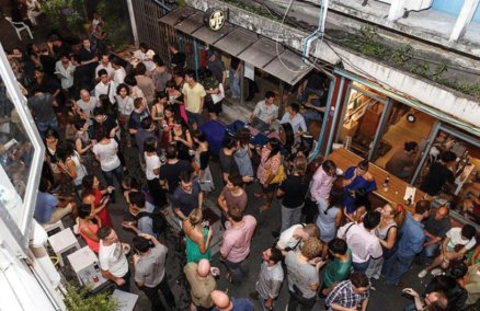people_at_bar.jpg