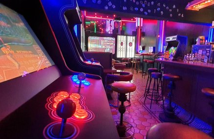 Photo: 100-Bit Barcade