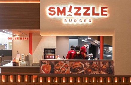 Photo: Smizzle Burger at Central Embassy / Facebook