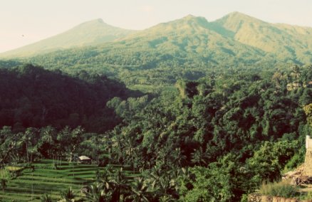 Approaching Rinjani