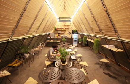 Cafe Nature. Credit: goo.gl/AfHHsl