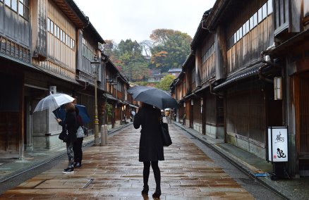 Higashi Chaya District: 