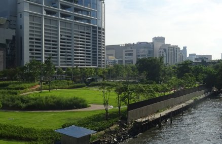 Photo: Pathumwananurak Park prior to opening. / Wikimedia