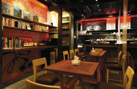 Dialogue Coffee and Gallery