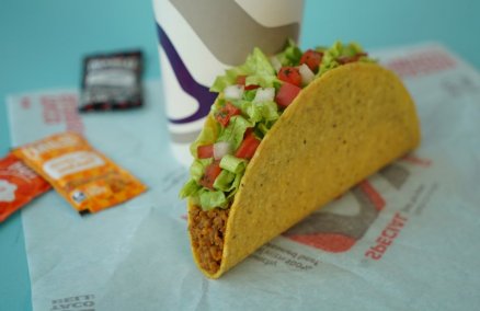 Taco Bell Crunchy Taco / Taco Bell Thailand