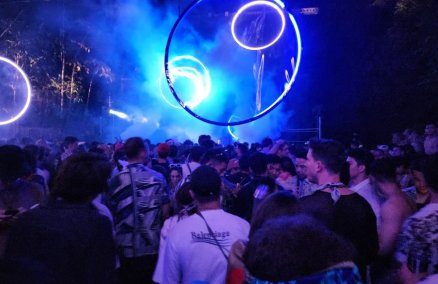 Photo: Dancers pack The Quarry to see Berlin-based, Japanese DJ Masda. / Coconuts Bangkok