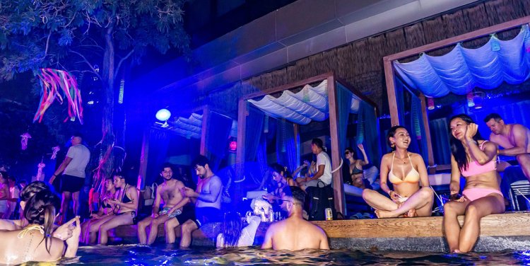 Photo: View Bangkok Rooftop Bar & Restaurant / Facebook