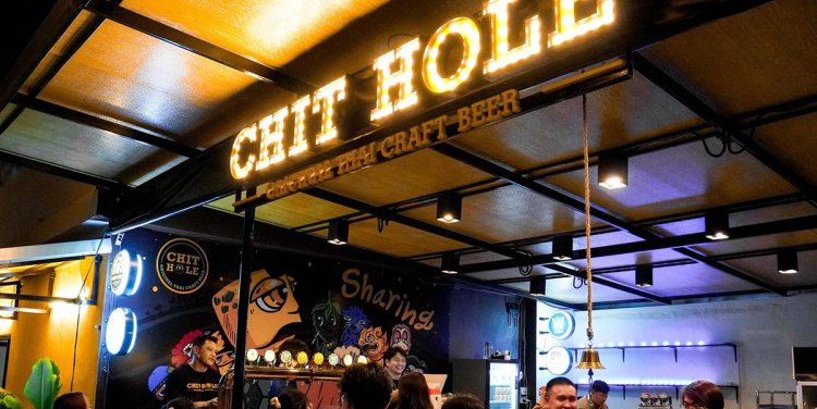 Photo: Chit Hole Rooftop Rangsit / Facebook