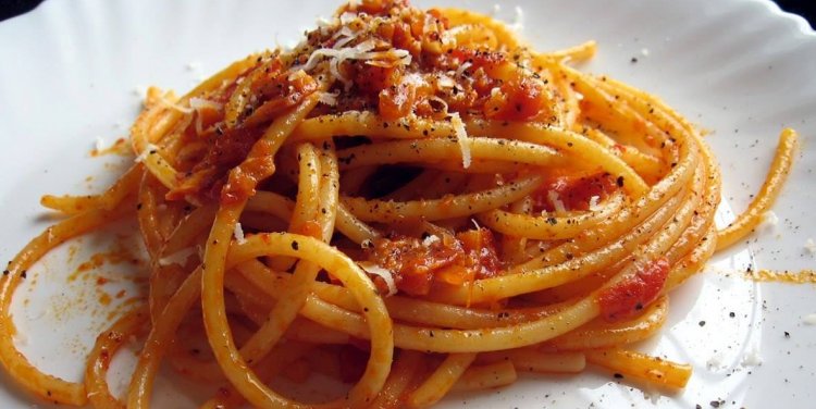 Pasta all’amatriciana at Il Fumo