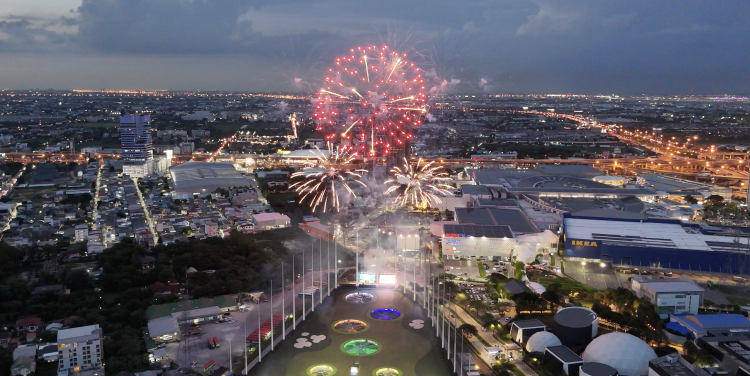Topgolf Megacity is hosting an epic NYE countdown party this December 31, 2024