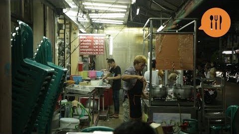 Embedded thumbnail for This restaurant is a Bangkok seafood institution